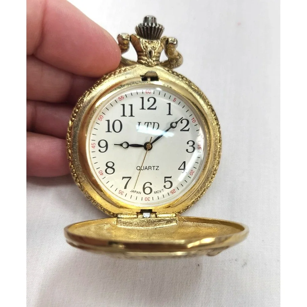 Vintage LTD Pocket Watch New Battery Hunting Dogs and Hunter
